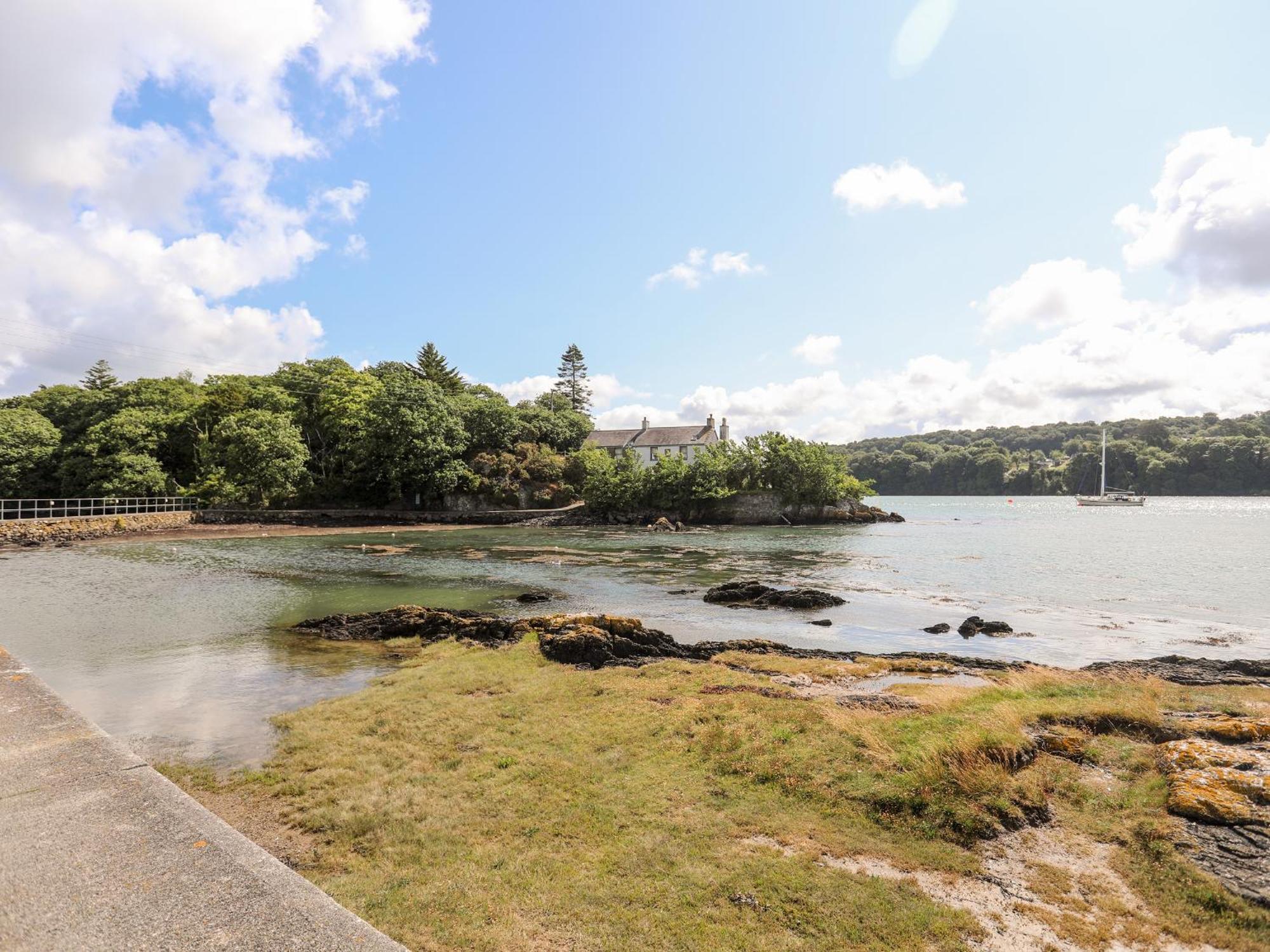 Ynys Faelog Cottage Менай-Бридж Экстерьер фото